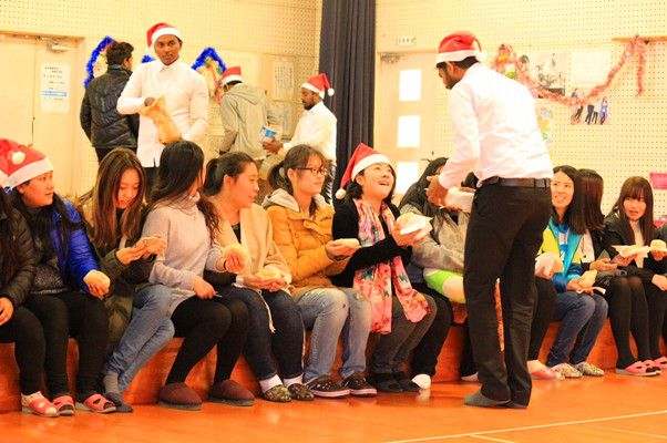 留学生欢度圣诞节_副本.jpg