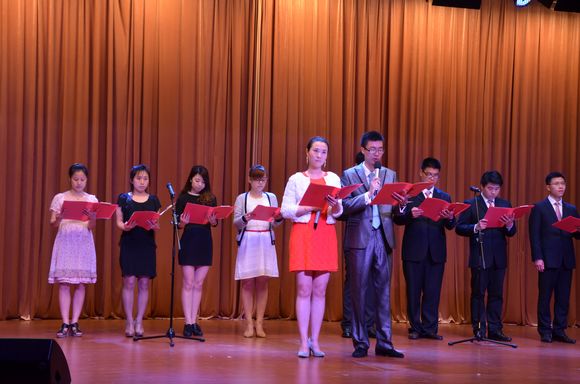 007 教工深情朗诵《东海精神》 2.jpg