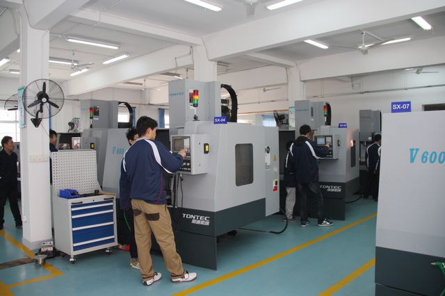 机电学院数控实训室.jpg