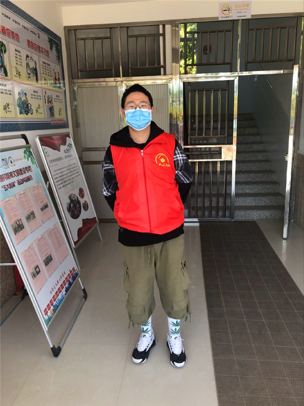 机电181 黄鑫.png