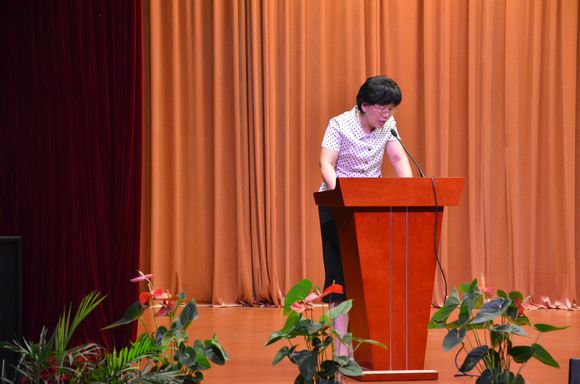 教师代表黄苏飞在结业典礼上发言  22.jpg