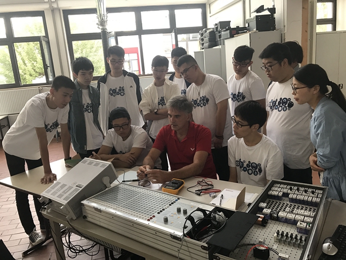 学校简介配图 (9).JPG