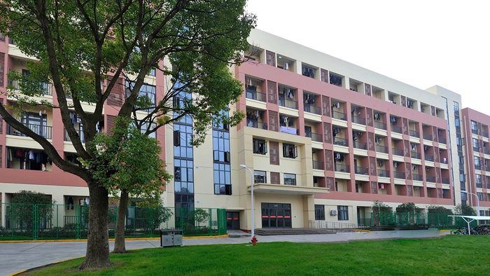 学校简介配图 (2).jpg